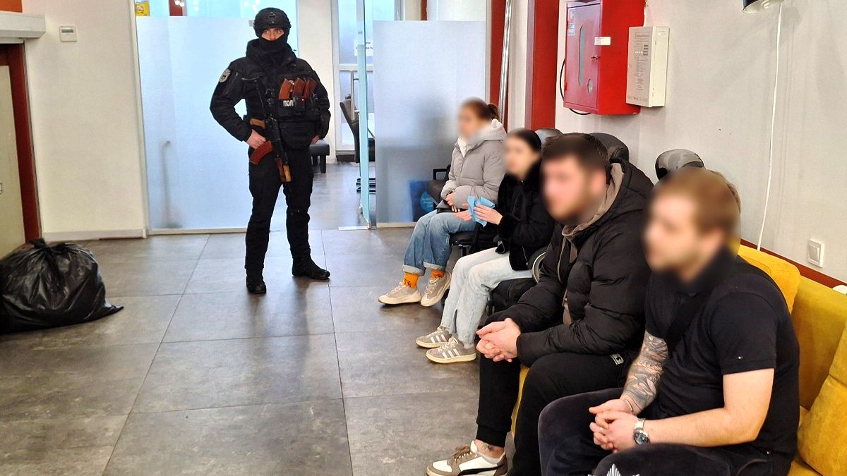 Мережу шахрайських call-центрів ліквідували в Україні, зокрема й на Прикарпатті 2