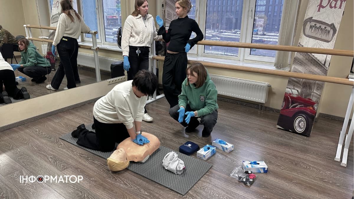 Один із вишколів "Госпітальєрів" для цивільних у Києві