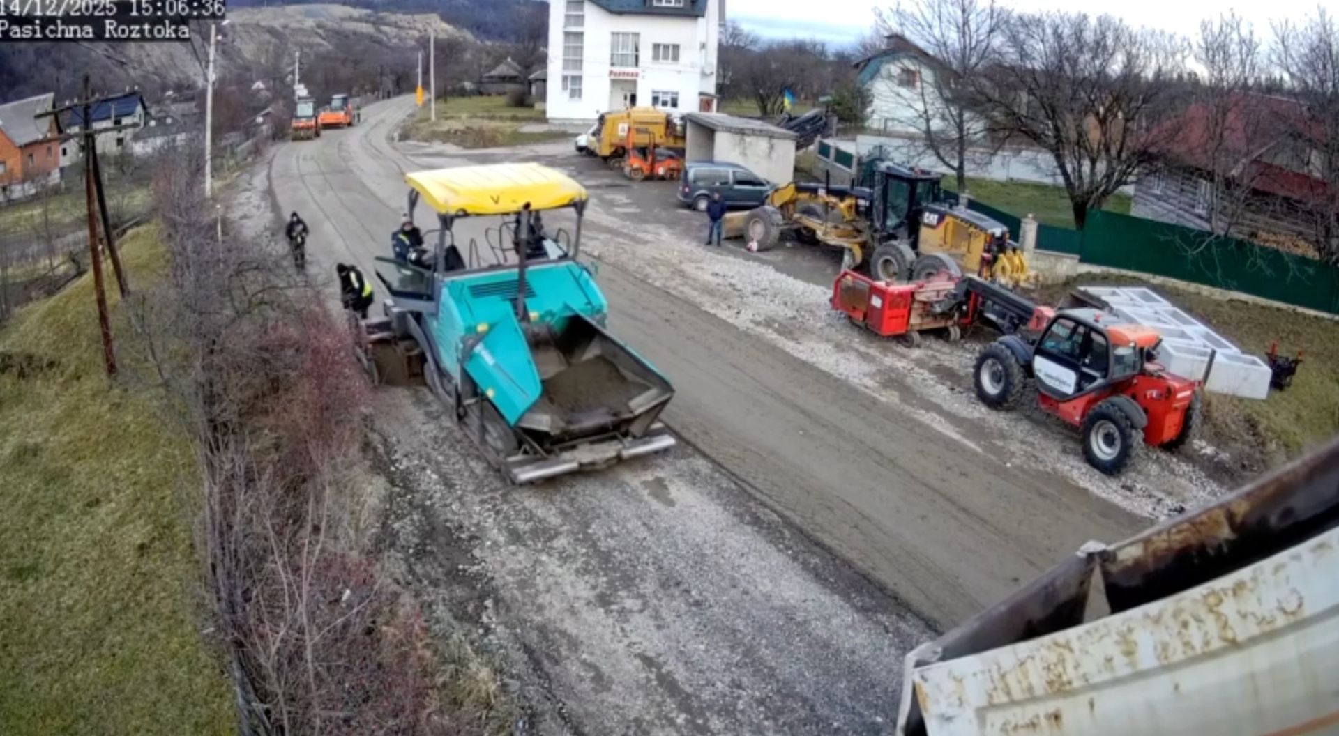 Ремонтні роботи дороги в селі Пасічна