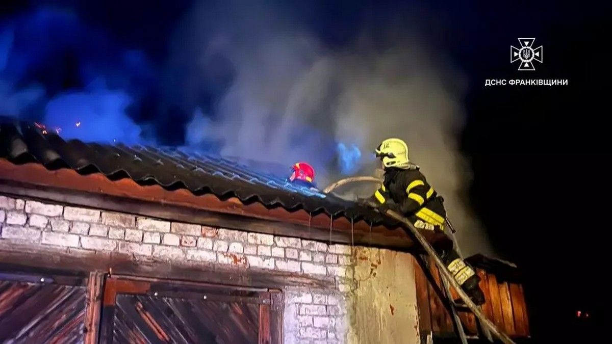 Пожежа у Верховині: горів гараж