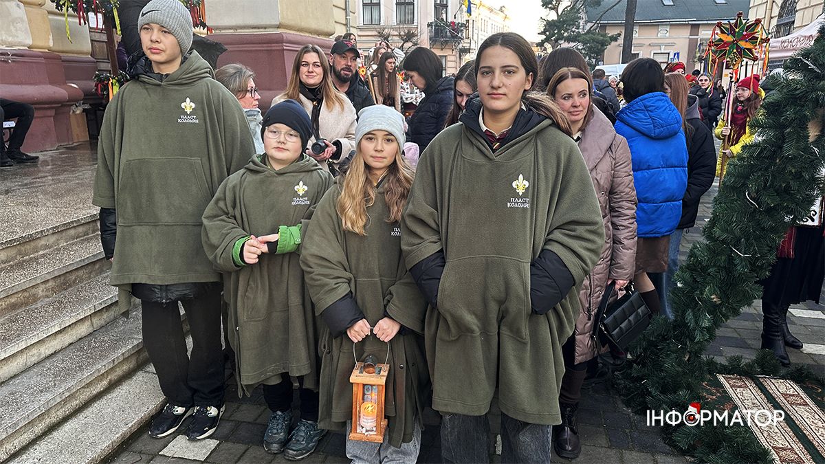 У Коломиї урочисто відкрили різдвяне містечко та шопку 4