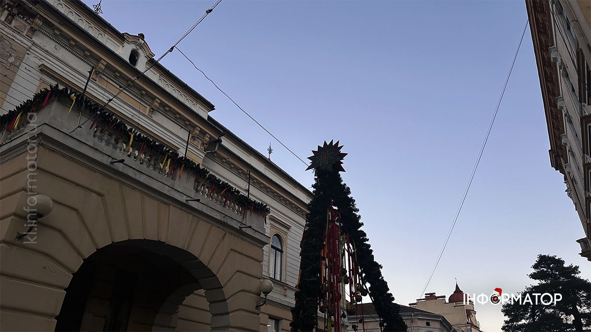 У Коломиї урочисто відкрили різдвяне містечко та шопку 9