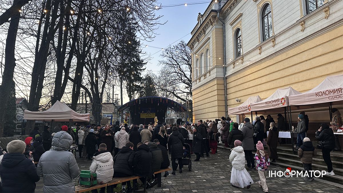 У Коломиї урочисто відкрили різдвяне містечко та шопку 12