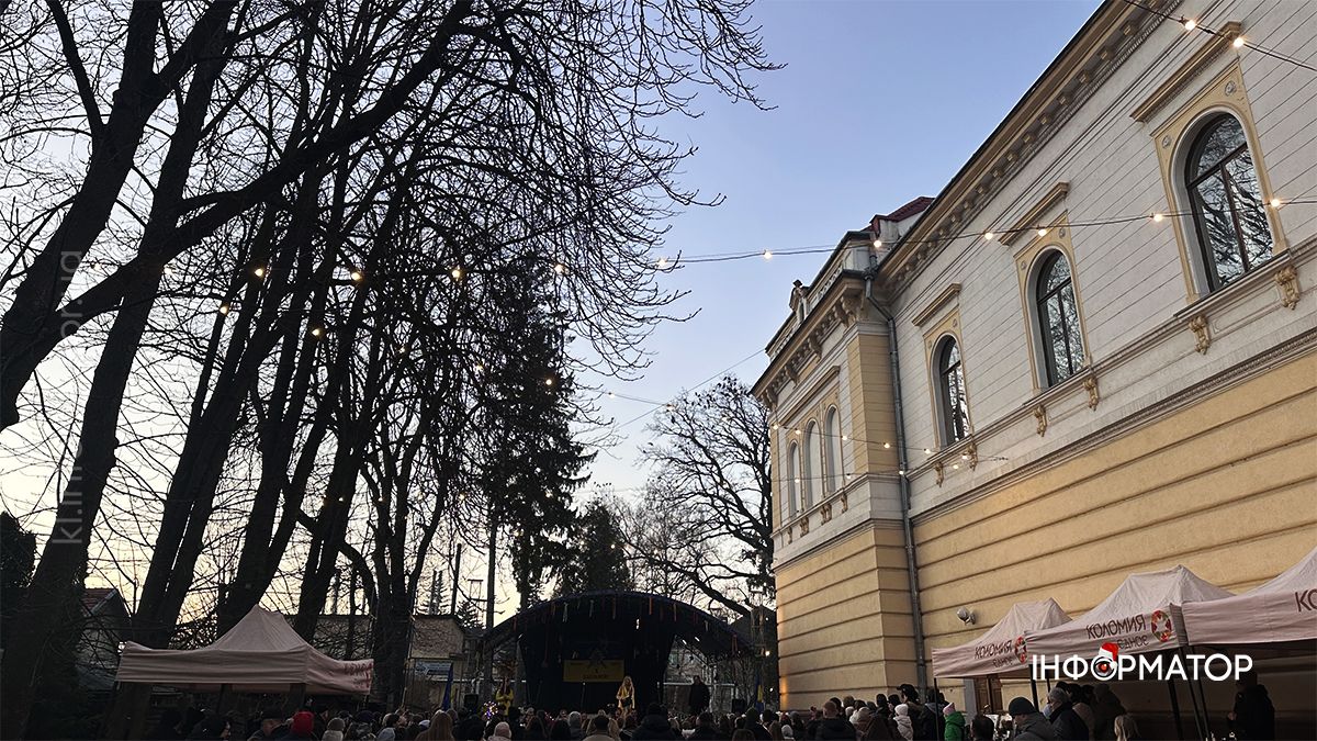 У Коломиї урочисто відкрили різдвяне містечко та шопку 14