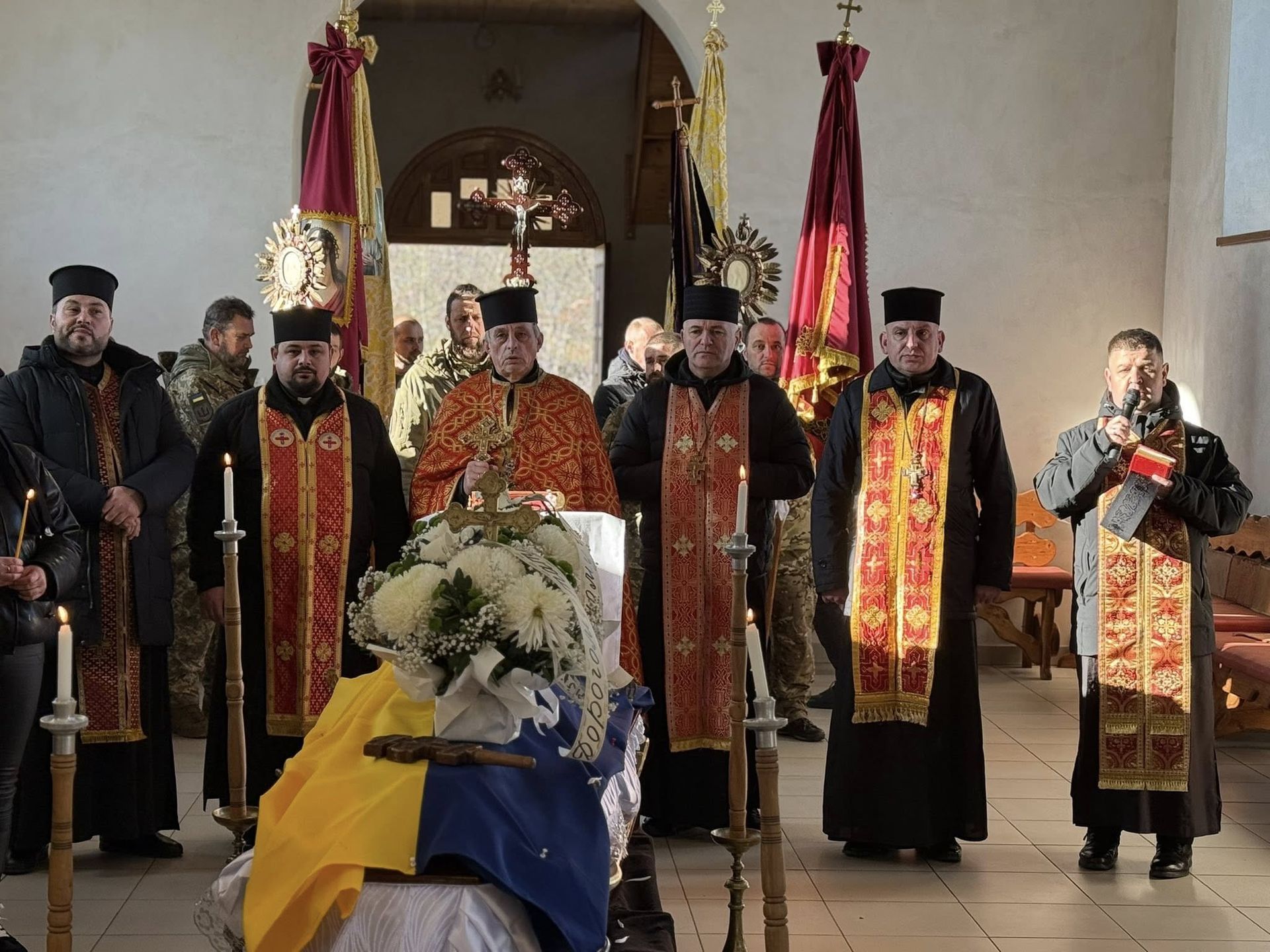 На Коломийщині провели в останню дорогу загиблого Героя Василя Селепію 2