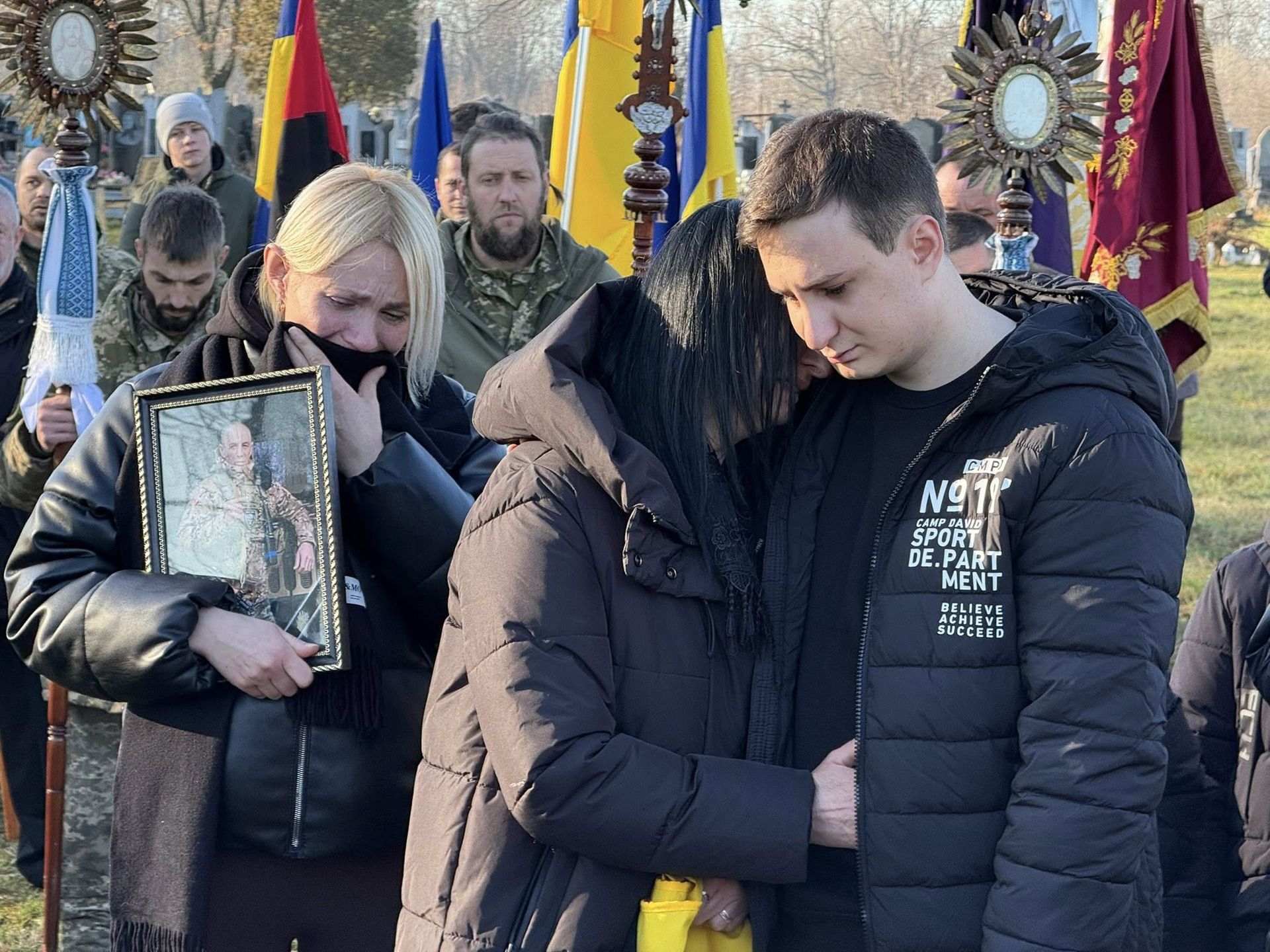 На Коломийщині провели в останню дорогу загиблого Героя Василя Селепію 13