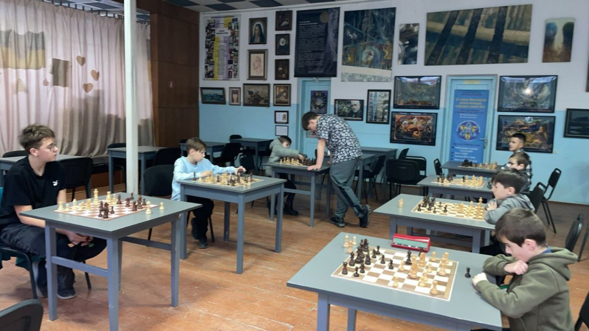 Заняття з шахів. Фото з архіву Лесі Федорчук