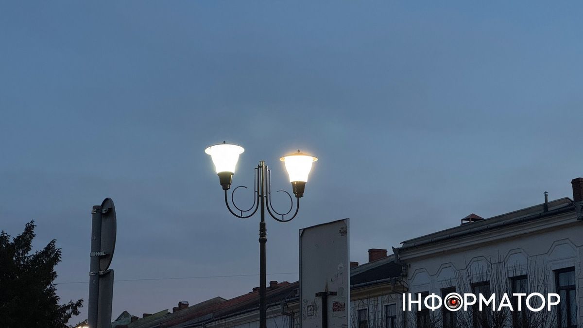 Через ворожі обстріли на Прикарпатті вводять графіки аварійних вимкнень