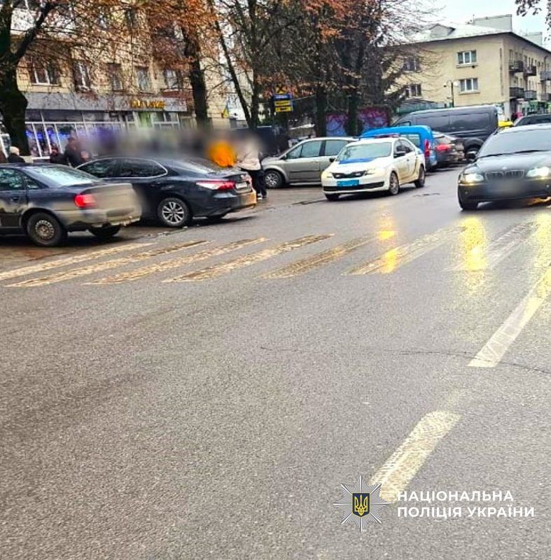 На пішохідному переході у Снятині збили жінку 1