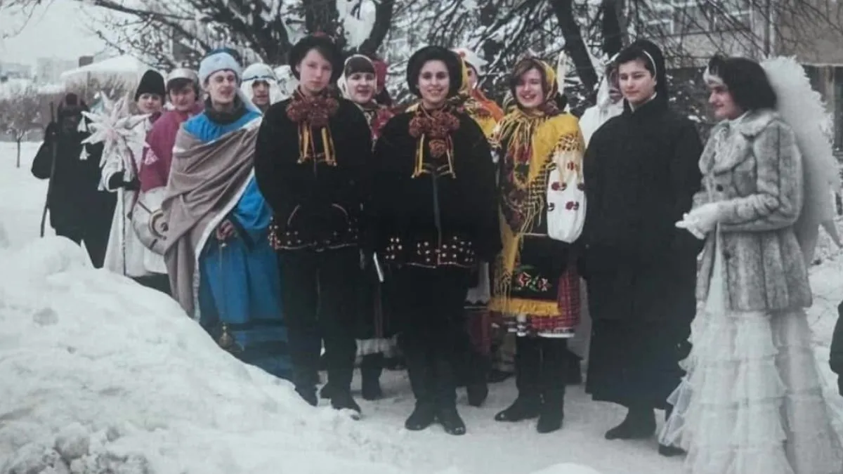 Вертепи, колядки і дух Різдва: Надвірна у ретро-кадрах