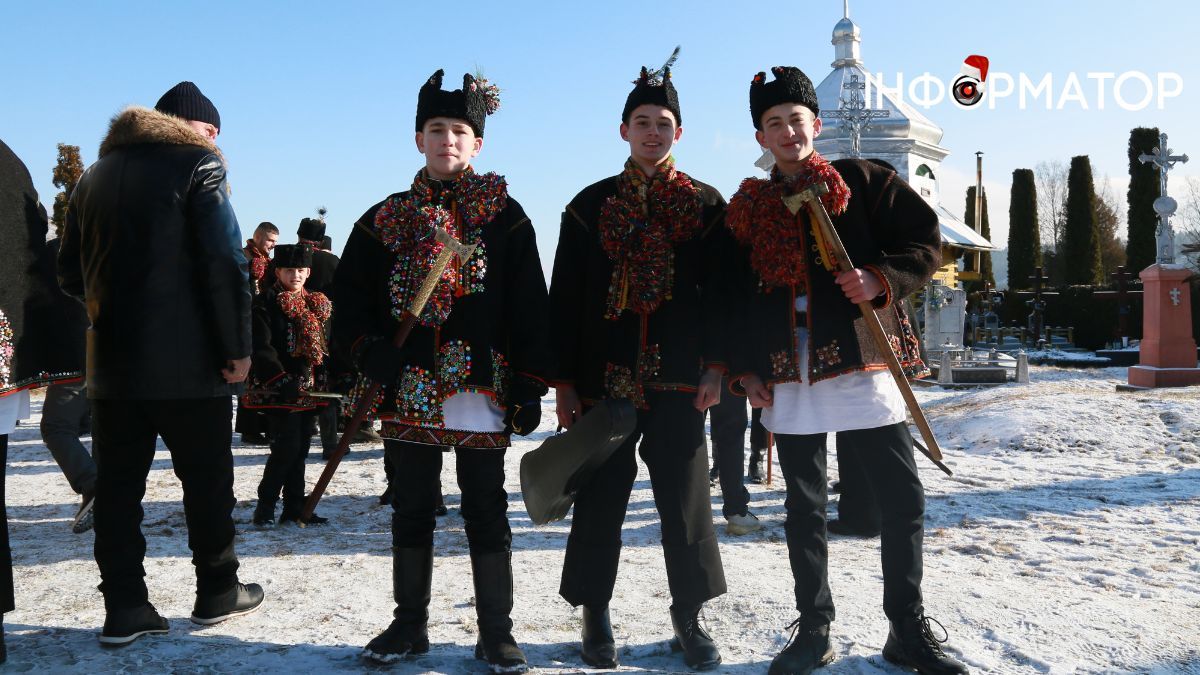 Колядники з Верховини. Фото: Інформатор Івано-Франківськ