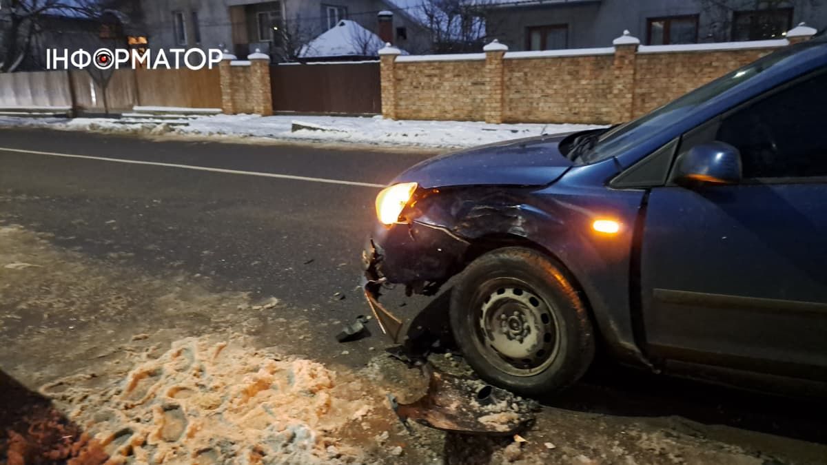 Не розминулися на перехресті: у Коломиї трапилась ДТП за участі двох легковиків 1