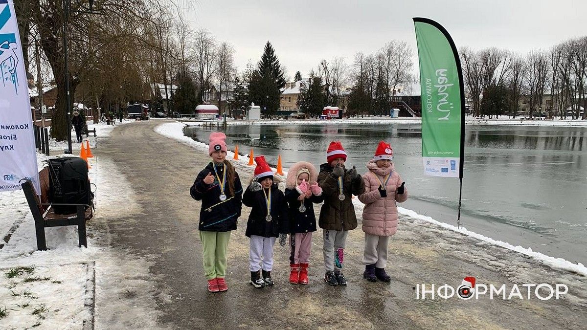 У Коломиї відбувся благодійний забіг Santa Run на підтримку ЗСУ 1