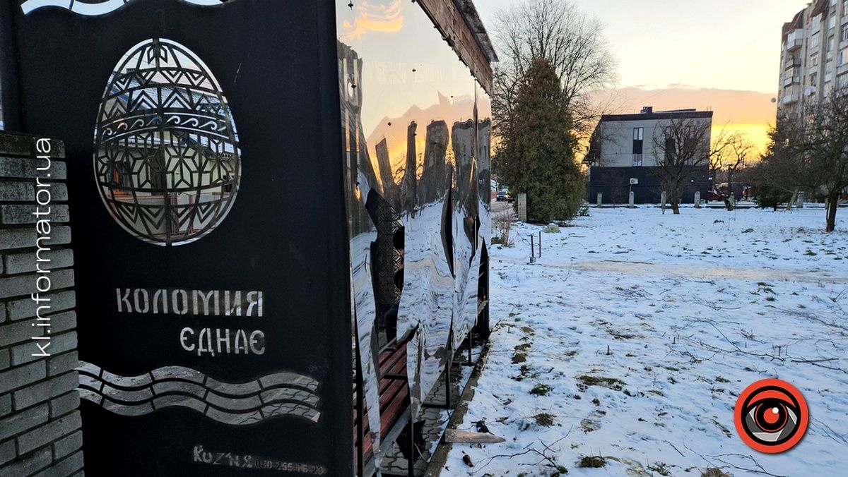 Бездумний вандалізм: у мікрорайоні Леонтовича потрощили зупинку, місцеві мешканці винуватять підлітків 3