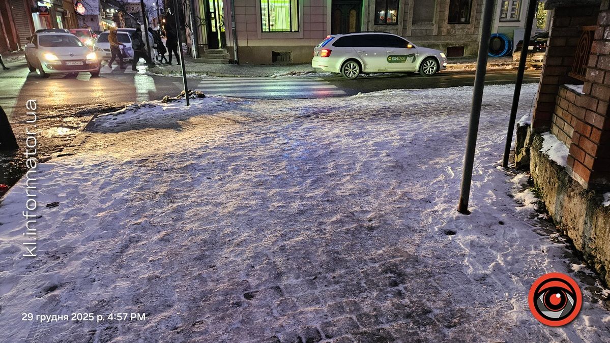 Пішохідний квест: як Коломия дає собі раду з ожеледою і чому деякі тротуари - поза увагою комунальників 5