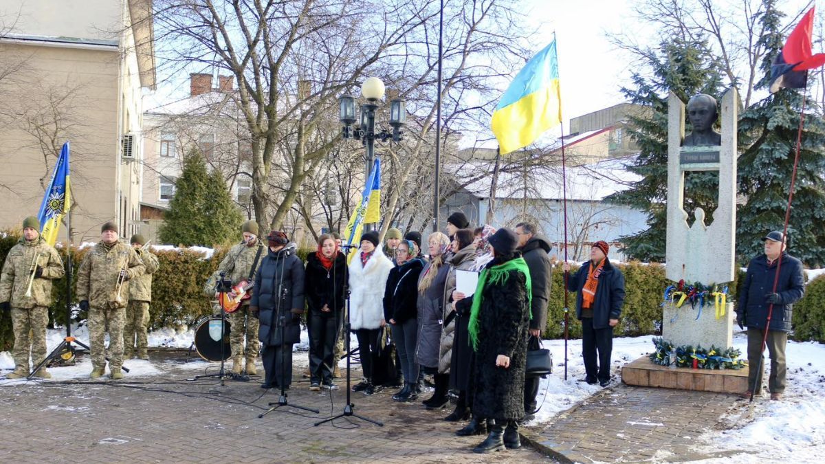 Коляда для Бандери: у Коломиї вшанували 117-ту річницю від дня народження провідника ОУН