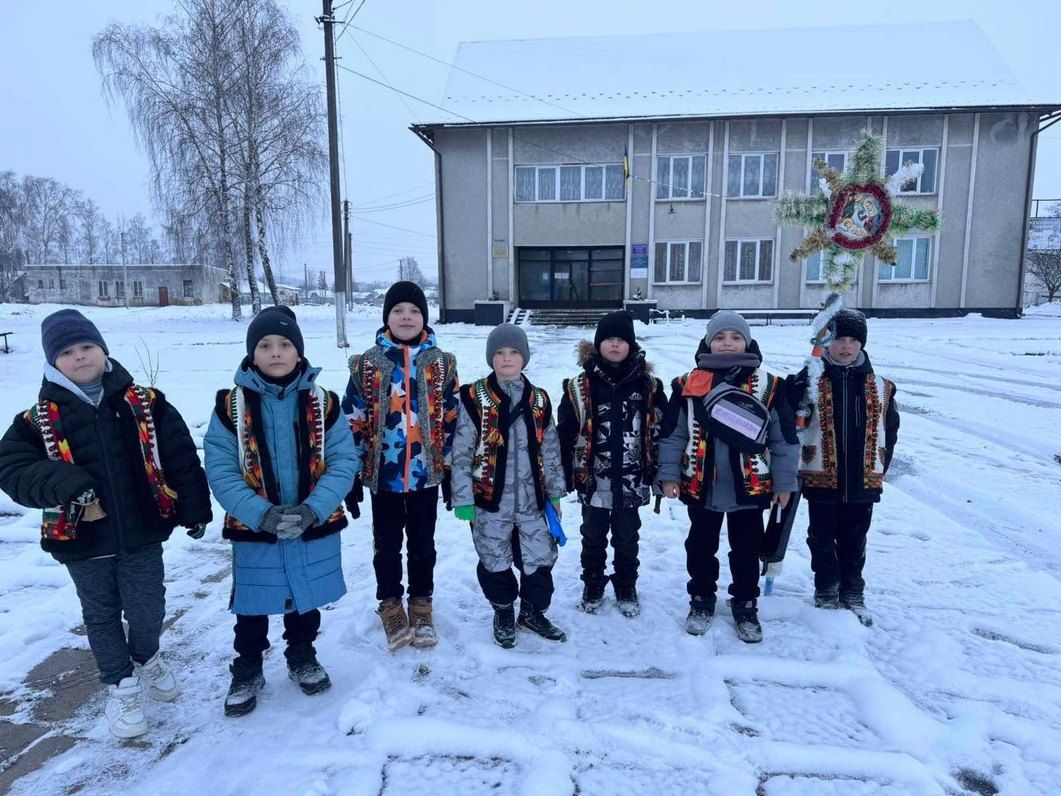 800 тисяч гривень заколядувала для ЗСУ молодь в Отинійській громаді 4