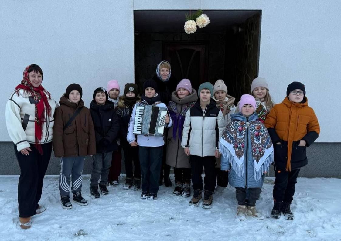 800 тисяч гривень заколядувала для ЗСУ молодь в Отинійській громаді 3