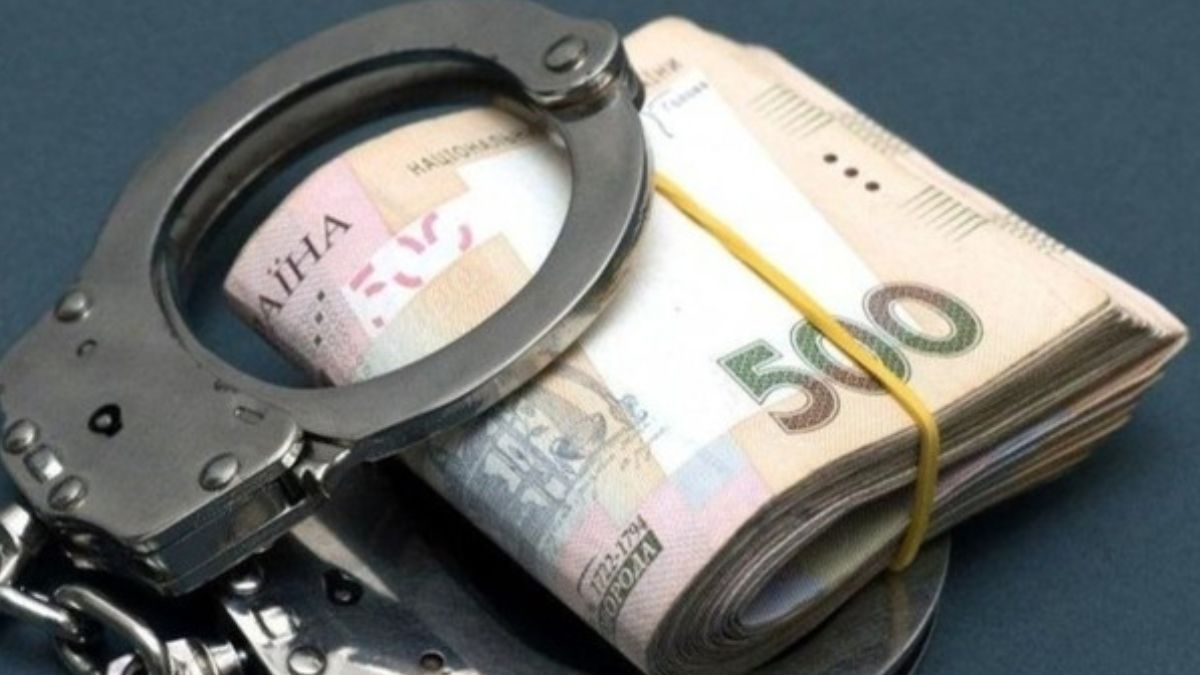Правоохоронця з Прикарпаття підозрюють у шахрайстві на 2,7 млн грн