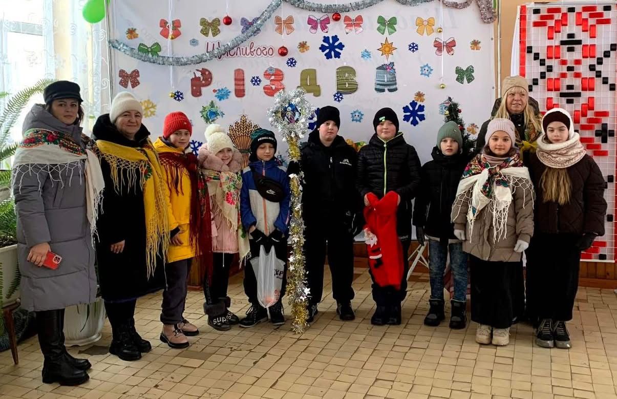 Учні Пʼядицького ліцею наколядували для захисників майже 90 тис грн 1