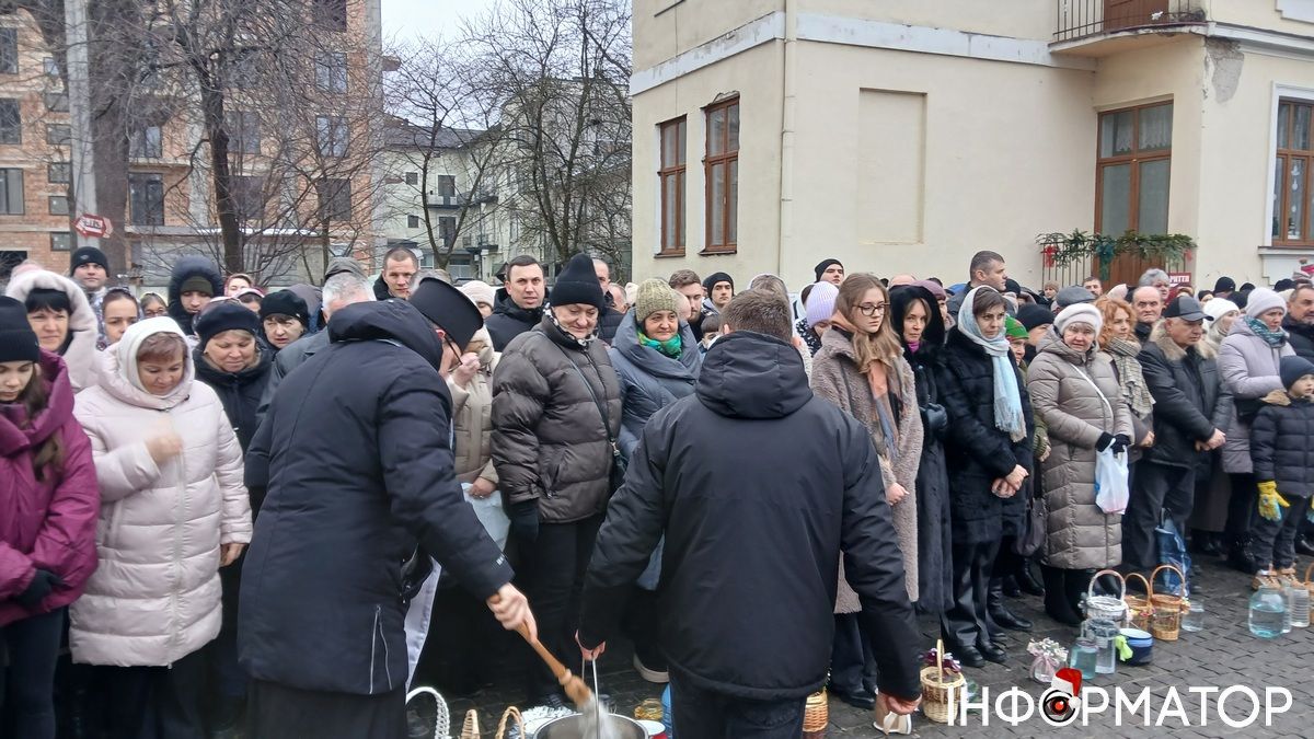 Йордан 2026: як у храмах Коломиї освячували воду. Фоторепортаж 6