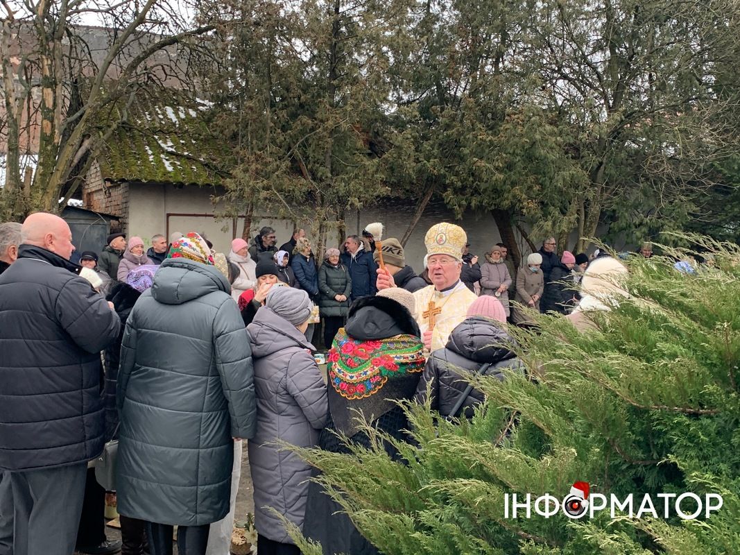 Йордан 2026: як у храмах Коломиї освячували воду. Фоторепортаж 17