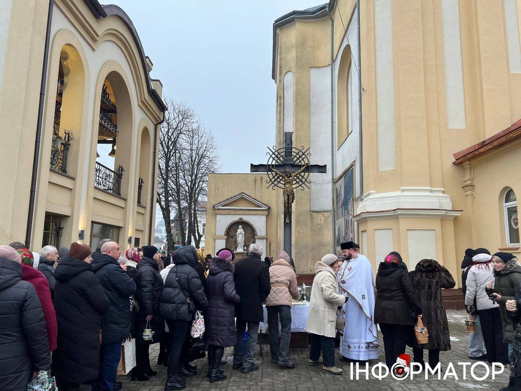 Йордан 2026: як у храмах Коломиї освячували воду. Фоторепортаж 20