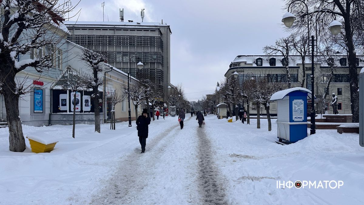 Засніжена стометрівка в Коломиї станом на 12:00 8 січня Засніжена стометрівка в Коломиї станом на 12:00 8 січня