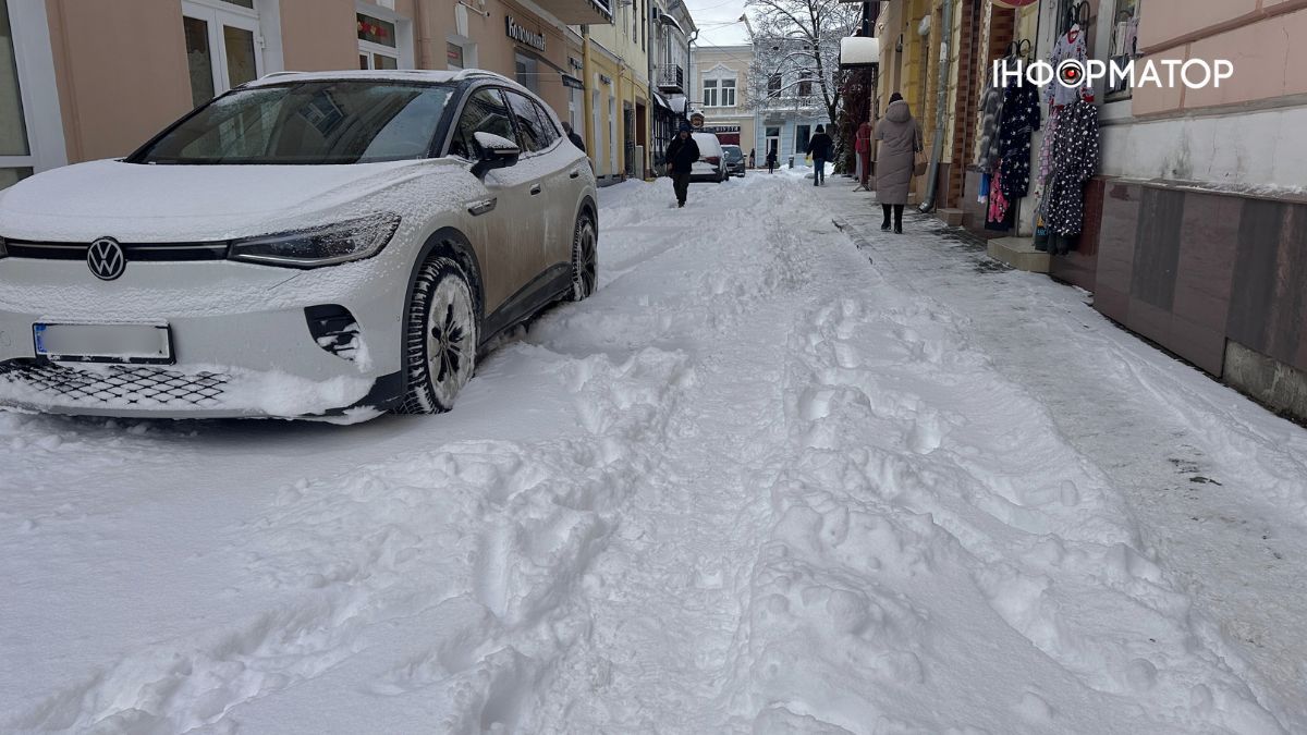 Засніжене середмістя Коломиї станом на 12:00 8 січня Засніжене середмістя Коломиї станом на 12:00 8 січня