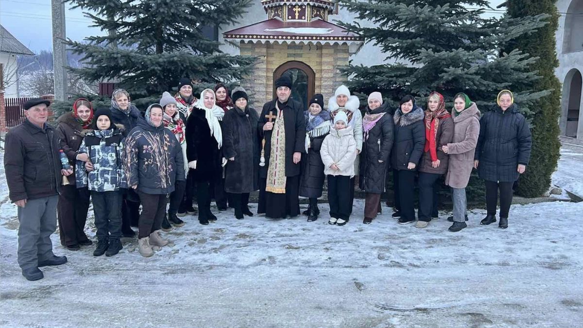 Різдвяна коляда з великою метою: у Білих Ославах зібрали кошти для ЗСУ 2