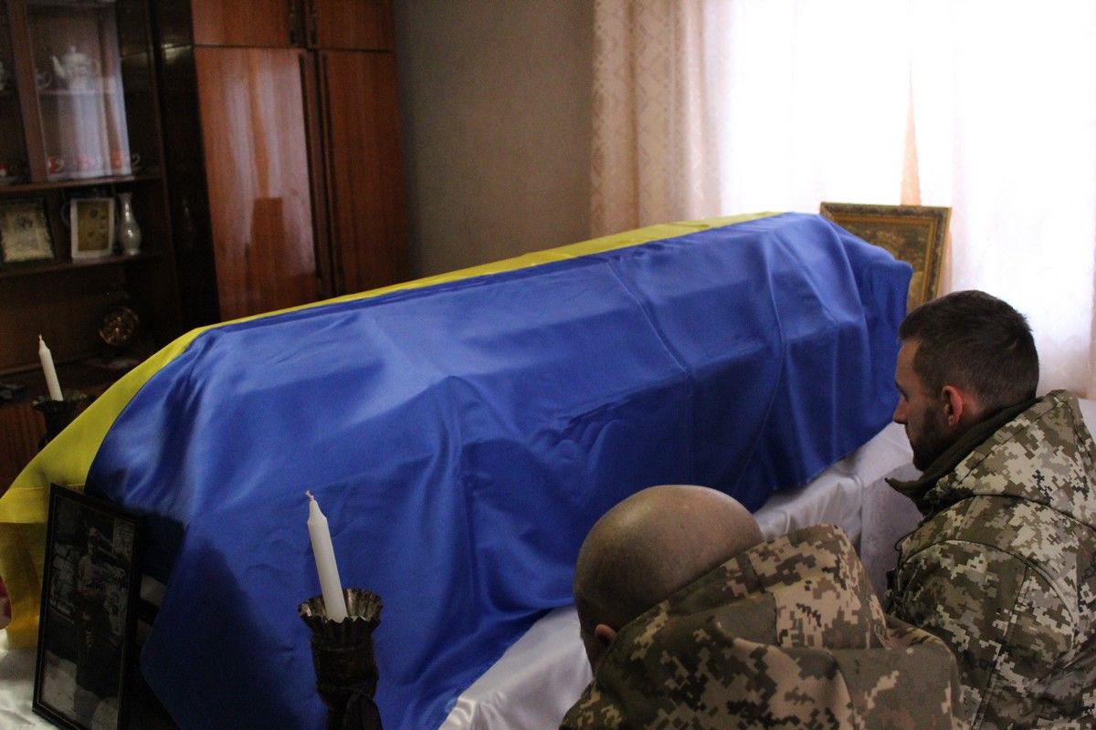 До Делятина на вічний спочинок повернувся Герой Василь Солоненко 7