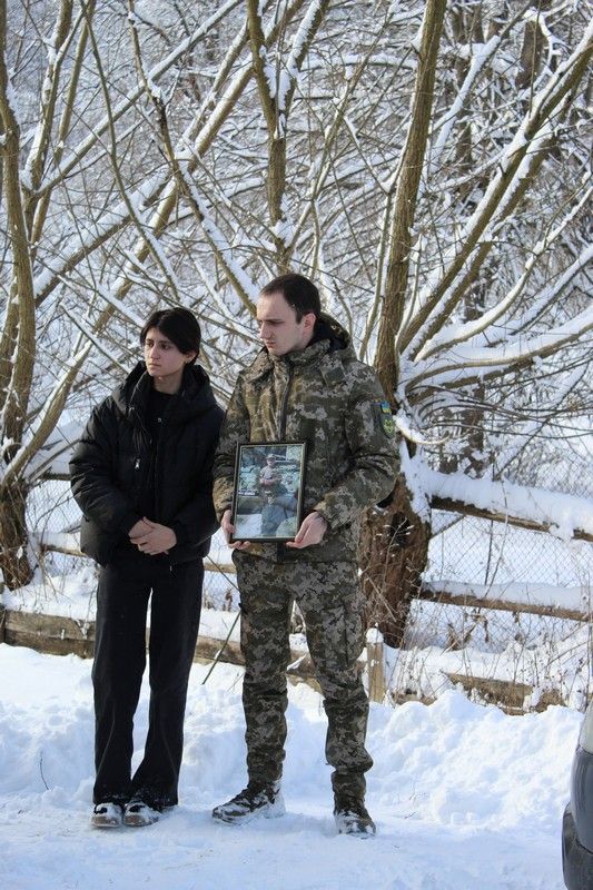 До Делятина на вічний спочинок повернувся Герой Василь Солоненко 4