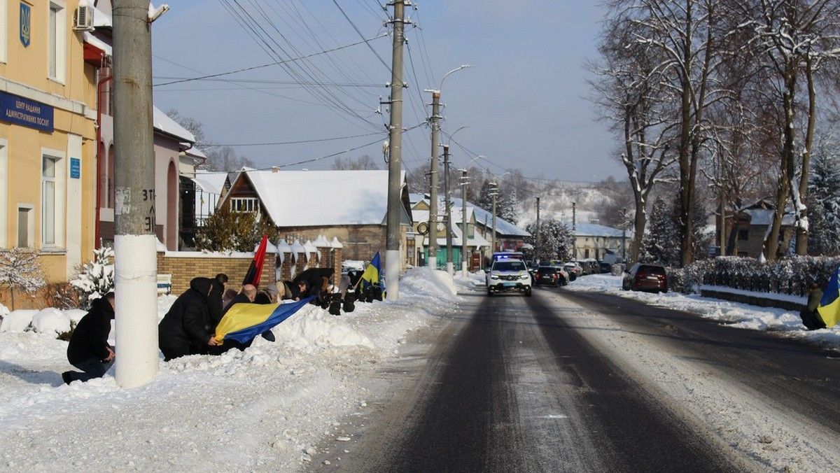 До Делятина на вічний спочинок повернувся Герой Василь Солоненко 2