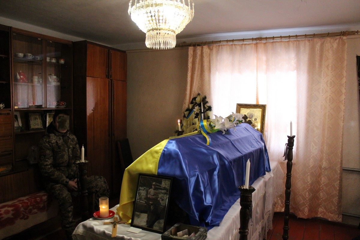 У Делятині попрощались із полеглим Героєм Василем Соколенком 1