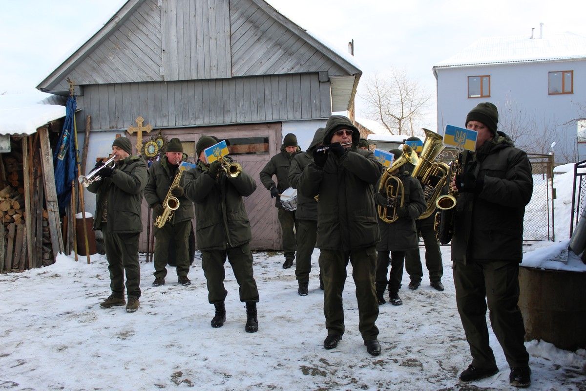У Делятині попрощались із полеглим Героєм Василем Соколенком 2