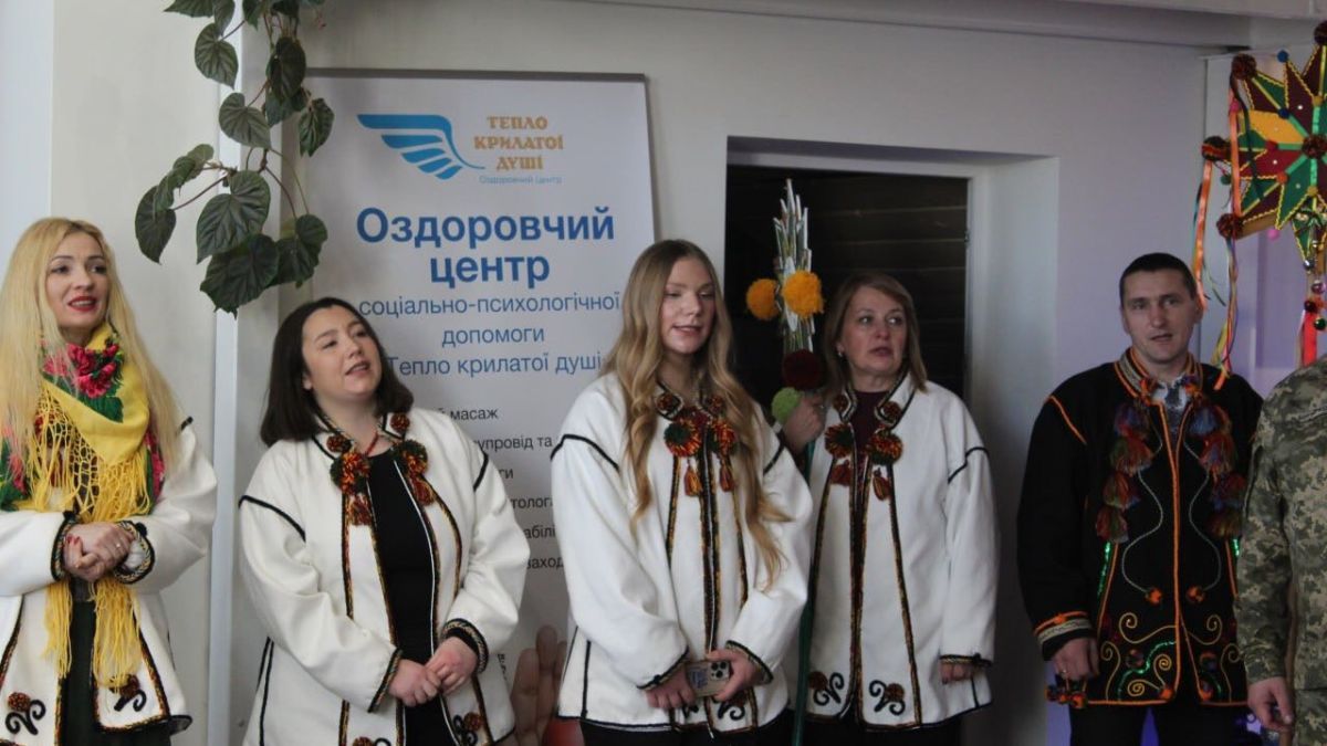 У Коломиї з колядою відвідали госпіталь ветеранів та оздоровчий центр