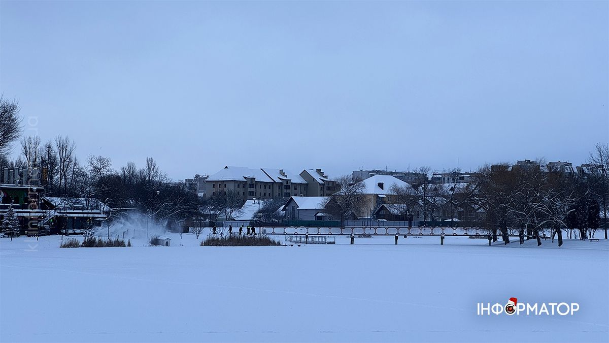 Зимовий ранок на озері в Коломиї: фоторепортаж 19