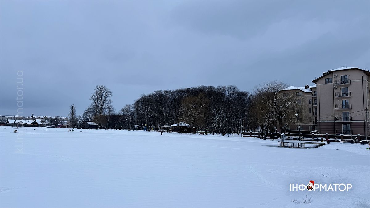 Зимовий ранок на озері в Коломиї: фоторепортаж 2