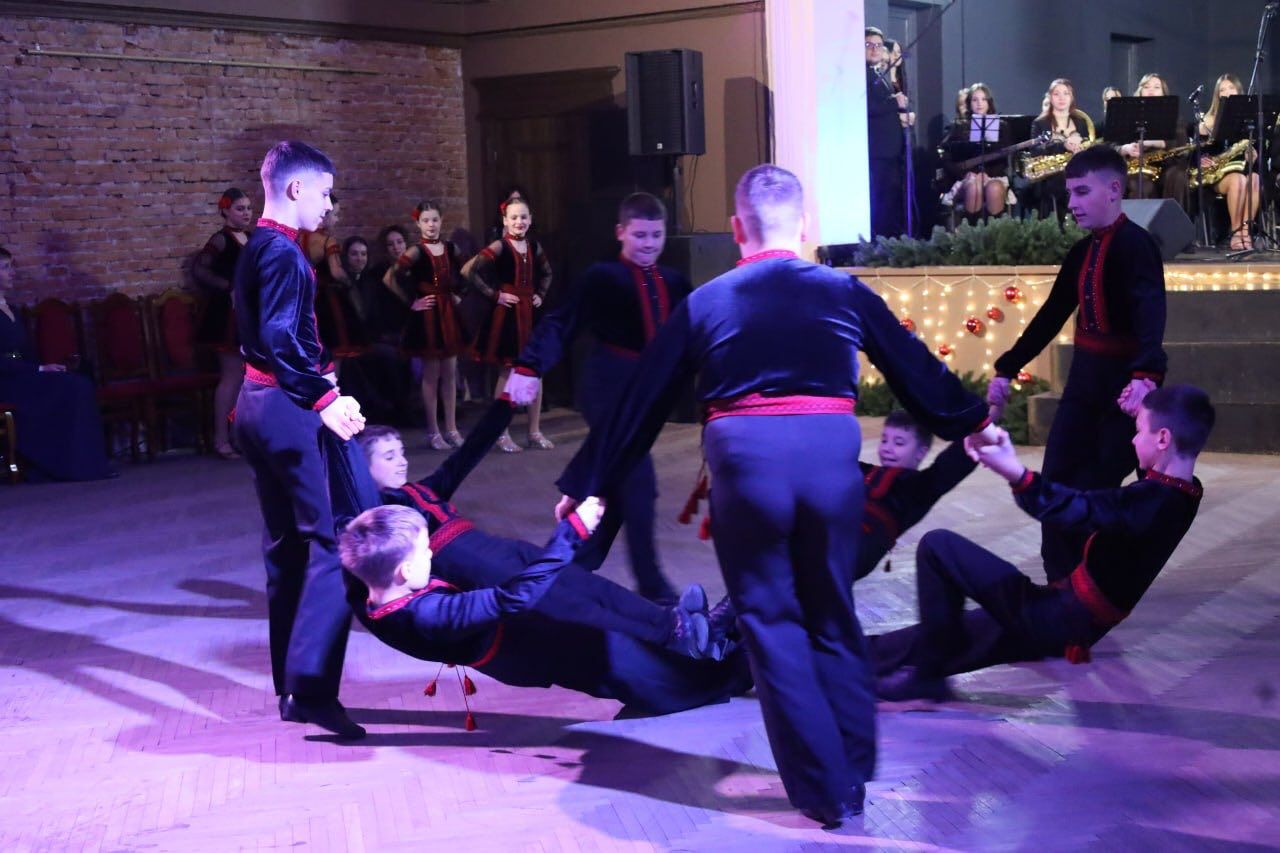 Благодійний бал "Вартові мрії". Фото: Коломия Культурна