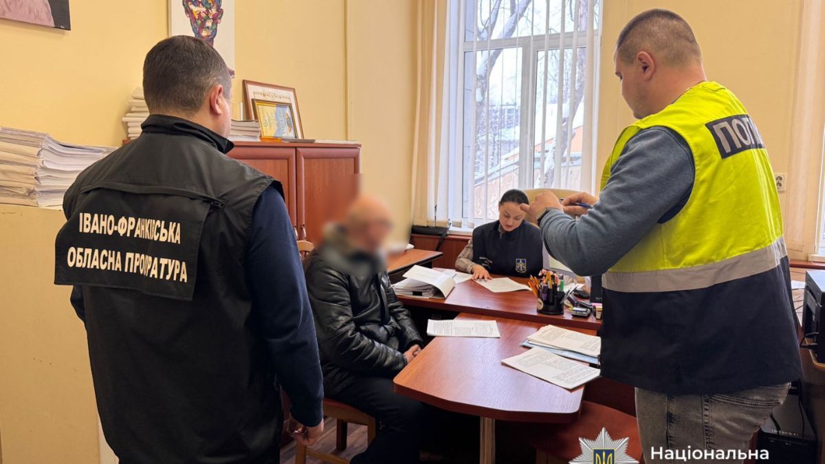 На Франківщині виявили групу, яка переправляла чоловіків до Румунії. Серед учасників були й посадовці нацпарку 1