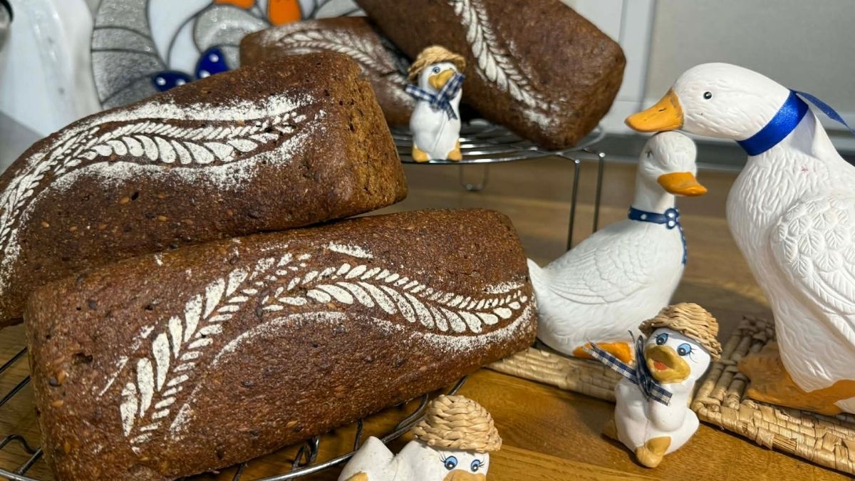 Тепло з печі й аромат дитинства: як прикарпатка пече хліб на дровах 4