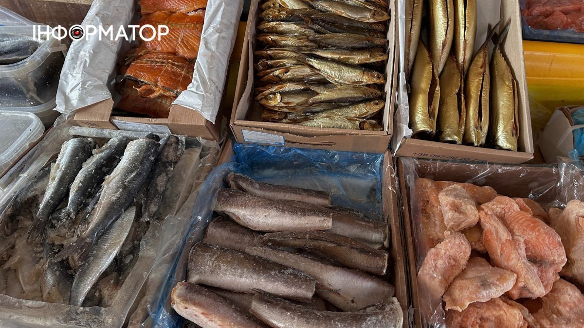 Скільки коштує скумбрія та оселедець в Коломиї? 2
