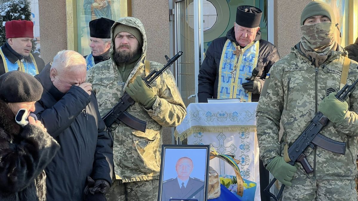 На вічний спочинок до Городенки повернувся воїн Сергій Яківчик
