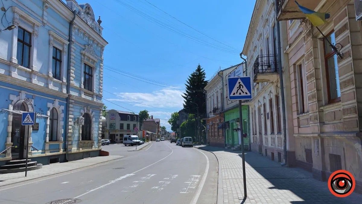 Історія будинку на площі Вічевий Майдан,1 1