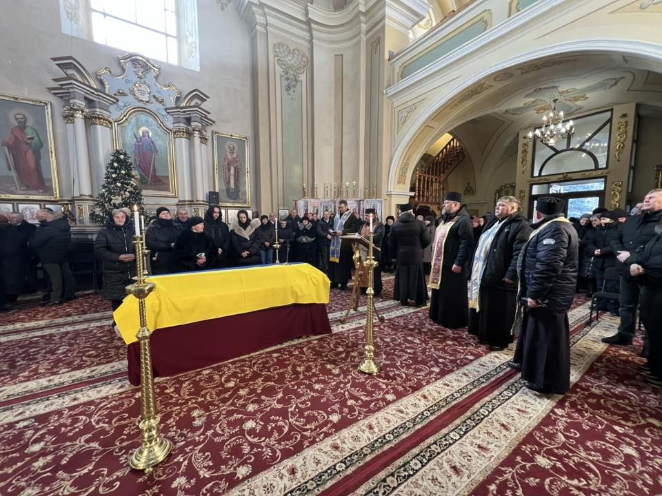 Городенка попрощалася із захисником Сергієм Яківчиком 9