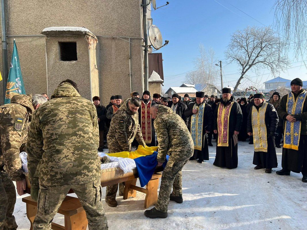 Городенка попрощалася із захисником Сергієм Яківчиком 1