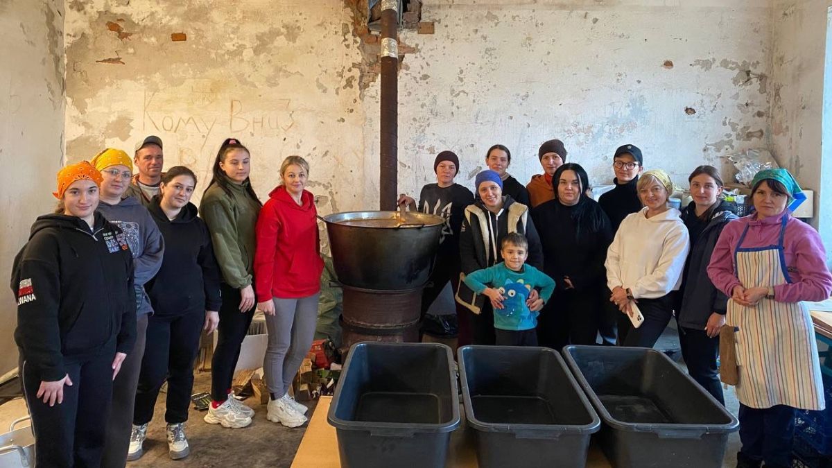 Як у Надвірній виготовили 8 тисяч сухпайків для військових: історія "Кулінарного батальйону" 2