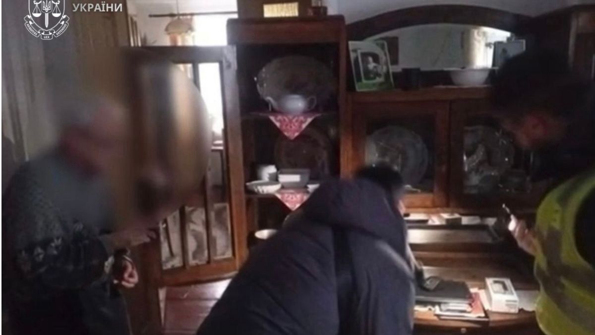 20-річний мешканець Коломийщини організував схему викрадення грошей з банківських рахунків 1