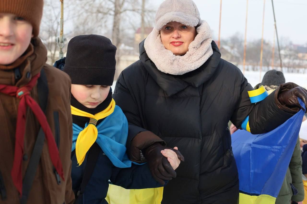 З’єднали два береги Пруту: у Коломиї пластуни утворили живий ланцюг до Дня Соборності 4