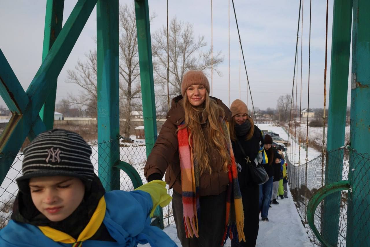 З’єднали два береги Пруту: у Коломиї пластуни утворили живий ланцюг до Дня Соборності 6